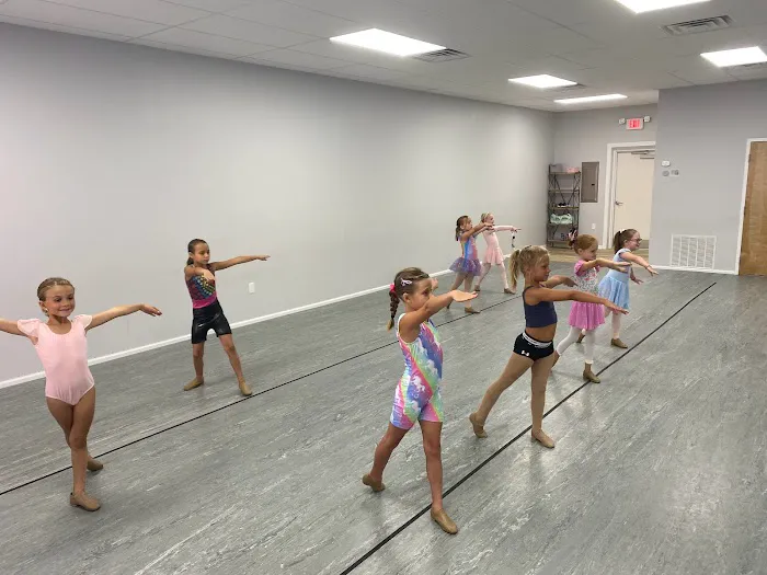 Turning Pointe Dance Studio Picture 4