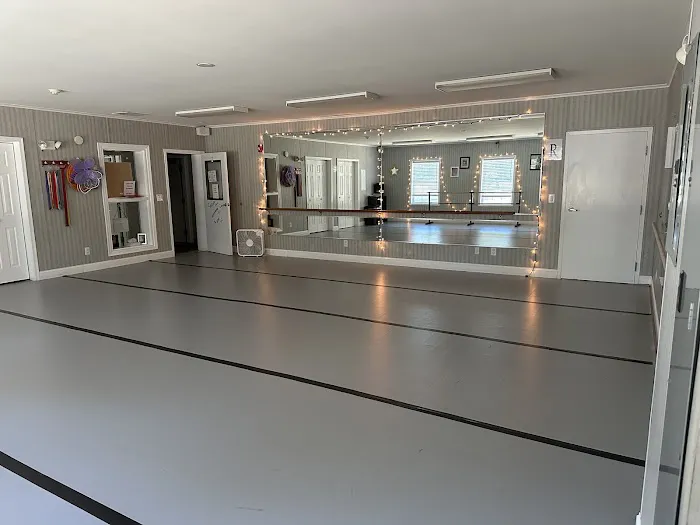 Dee Dots Dance Academy Picture 1