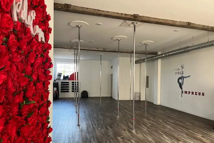 Pole Empress Picture 3
