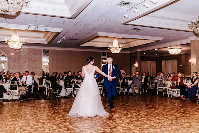 Pivot Ballroom on the Main Line Picture 4
