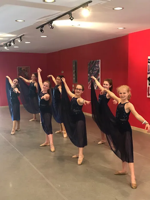 Monae's Modern Dance Academy Picture 2
