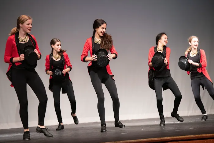 Monae's Modern Dance Academy Picture 1