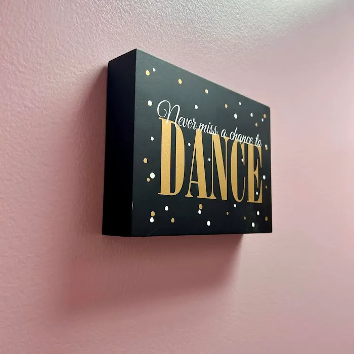 Dynamic Dancers Picture 2