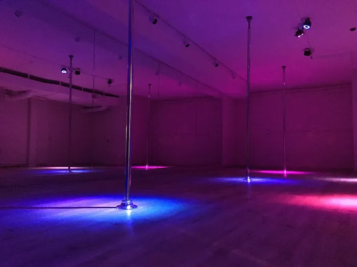 Hypnotic Pole Fitness Picture 1