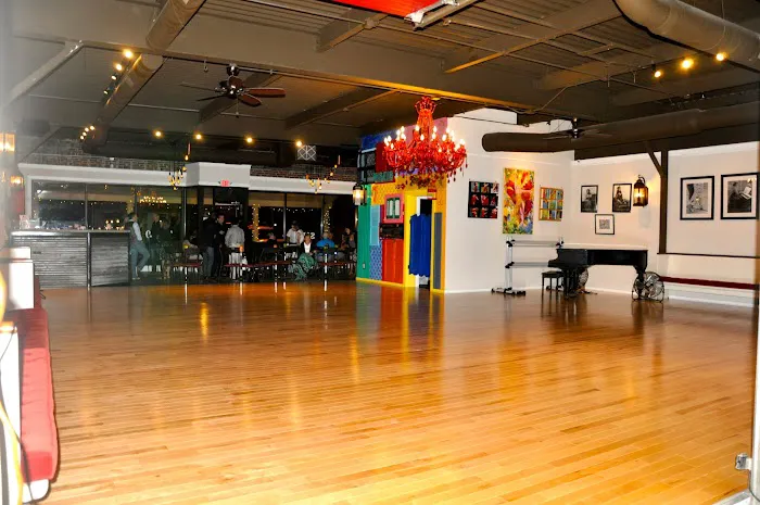Van Dance CT Picture 2