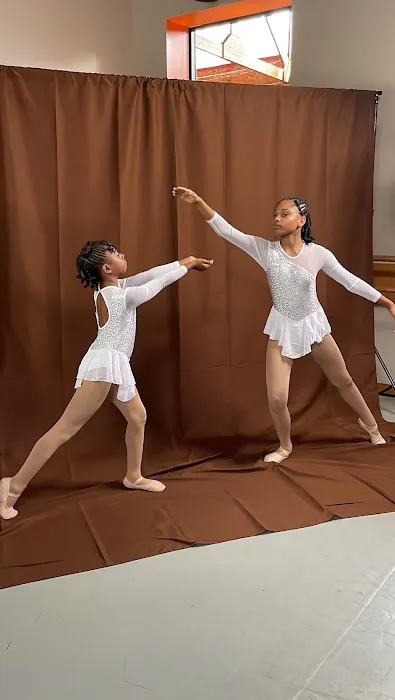 Island Reflections Dance Theatre Company Picture 2