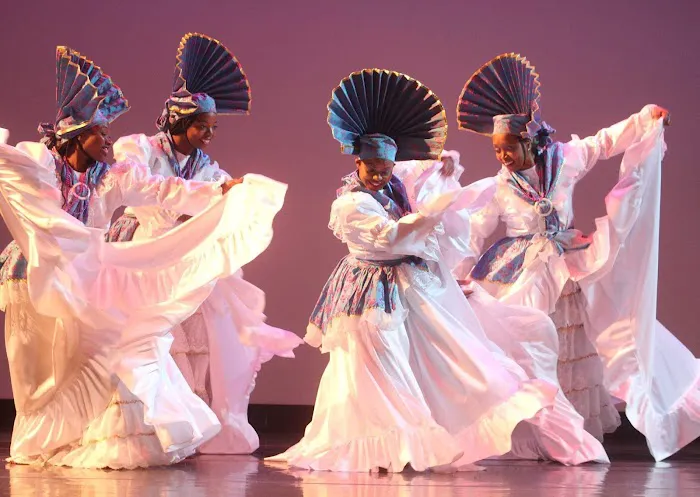 Island Reflections Dance Theatre Company Picture 4