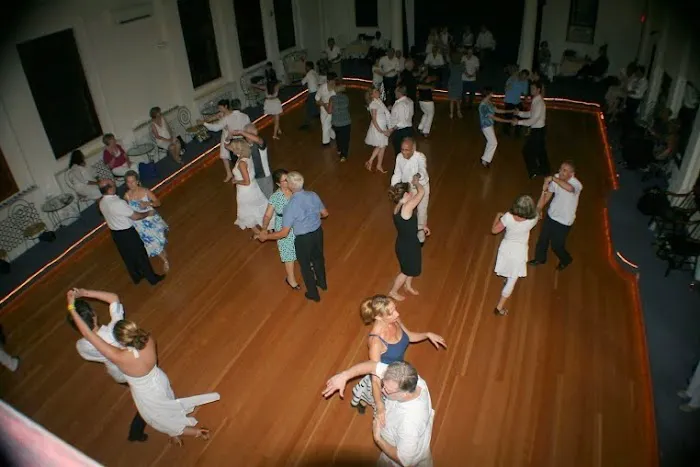 EdanSe Company & Ballroom Picture 7
