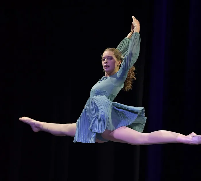 Theater Dance Studio Picture 4