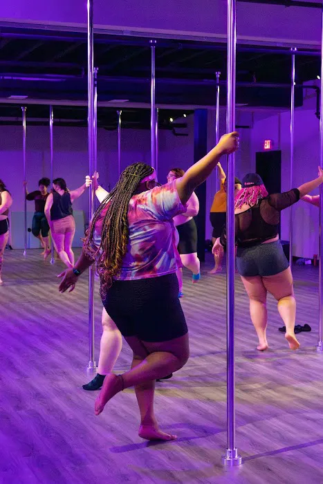 The Curvy Experience Picture 2