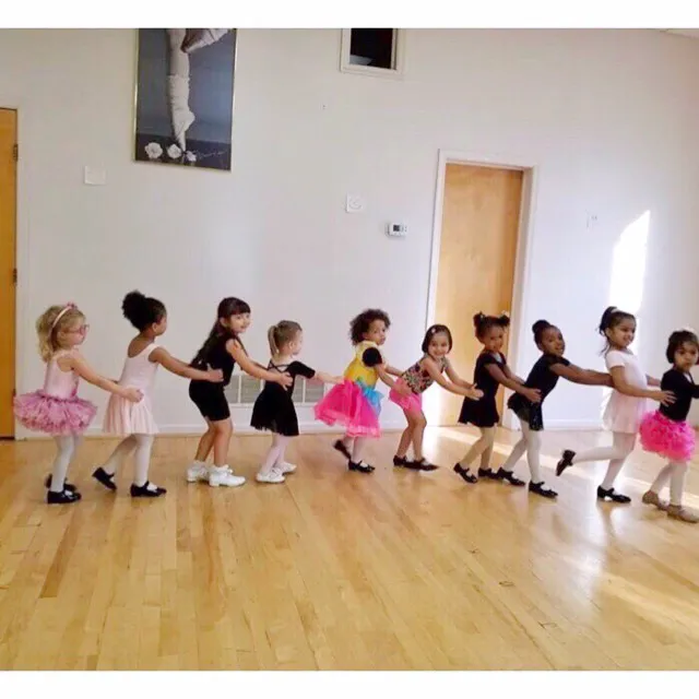 Victoria's Dance Stars Picture 4