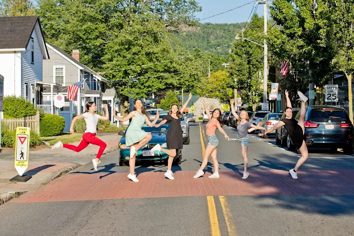 Art In Motion Picture 4