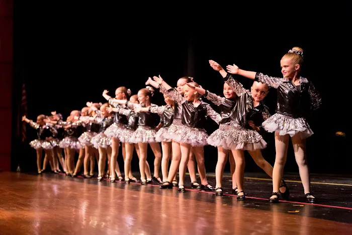Illumination Dance Picture 3