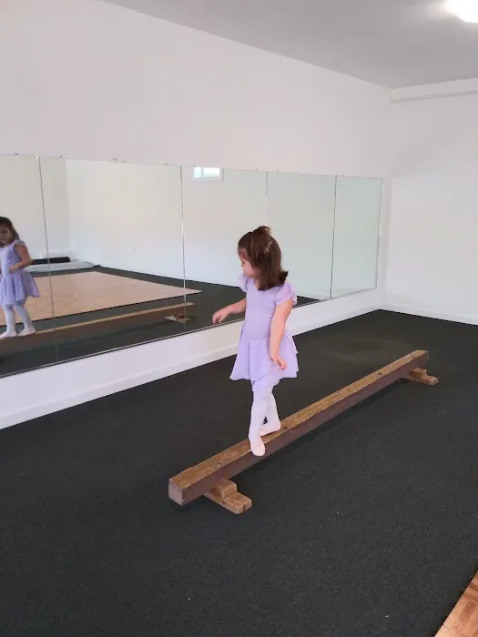 Kathleen Russell Dance Studio Picture 10