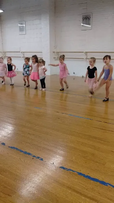 Pizazz Dance Studio Picture 8