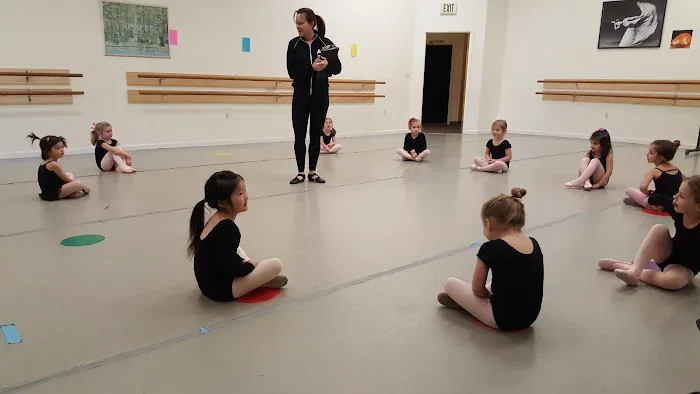 The Moving Company Dance Center Picture 5