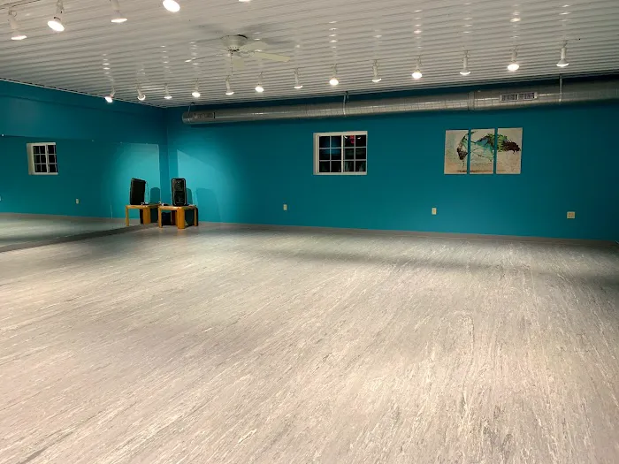 Molly’s Motion Dance & Yoga Center Picture 2