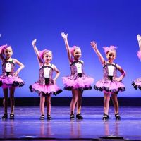 Center Stage Performing Arts Academy ico
