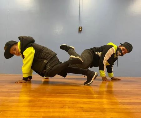 Me2Twinz Dance Studio