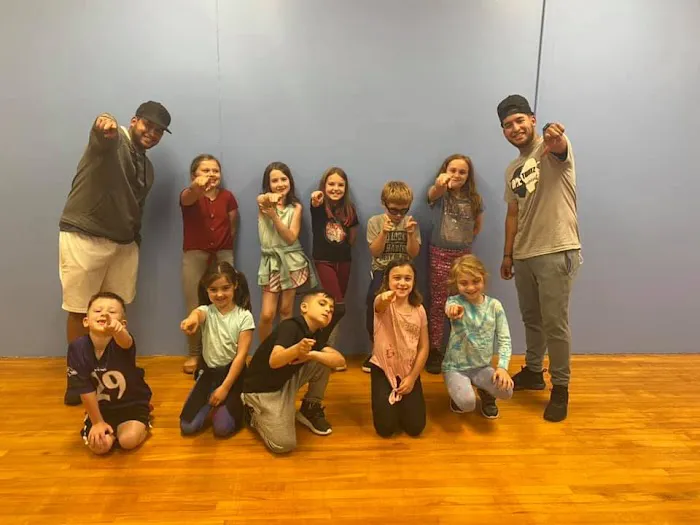 Me2Twinz Dance Studio Picture 4