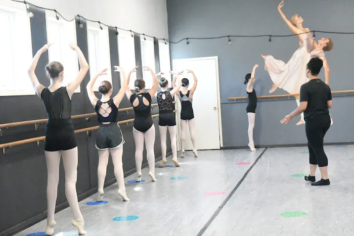 Gigueres Dance Picture 1
