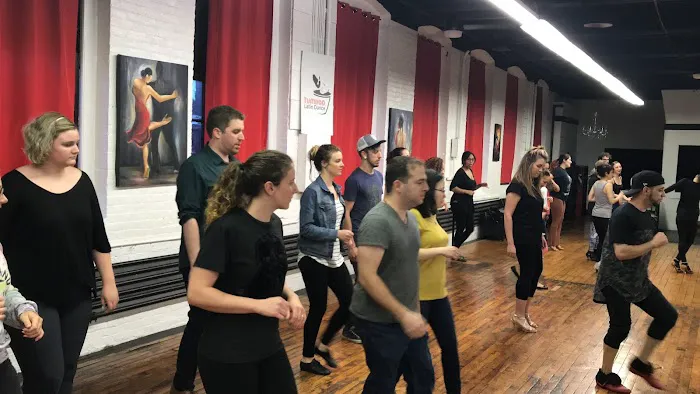 Tumbao Latin Dance Picture 5