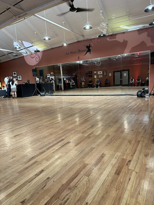 Mambo Pa Ti Dance Company Picture 2