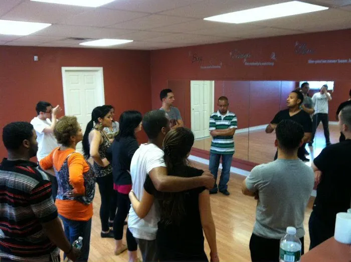 Mambo Pa Ti Dance Company Picture 4