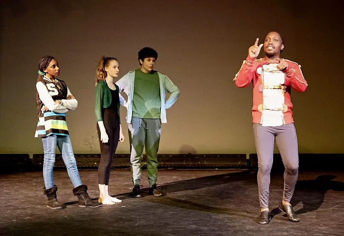 Momentum Dance Theatre Picture 3