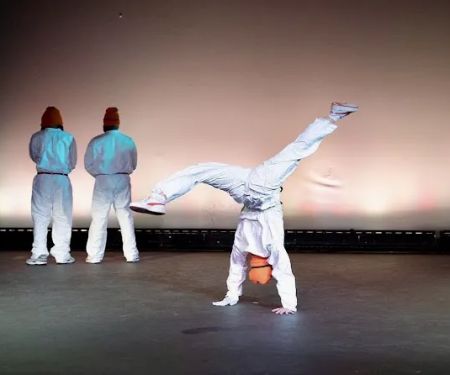 Momentum Dance Theatre