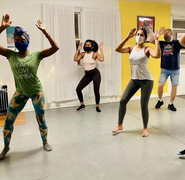 Momentum Dance Theatre Picture 5