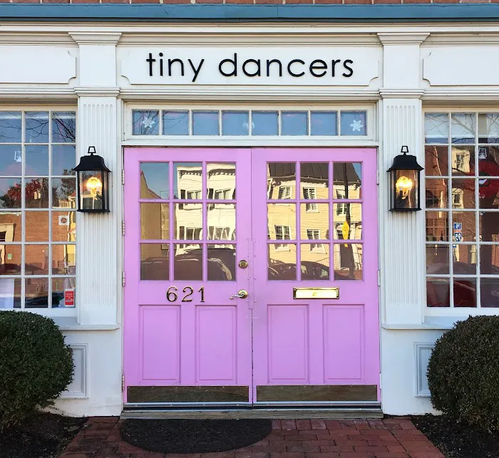 Tiny Dancers Picture 3