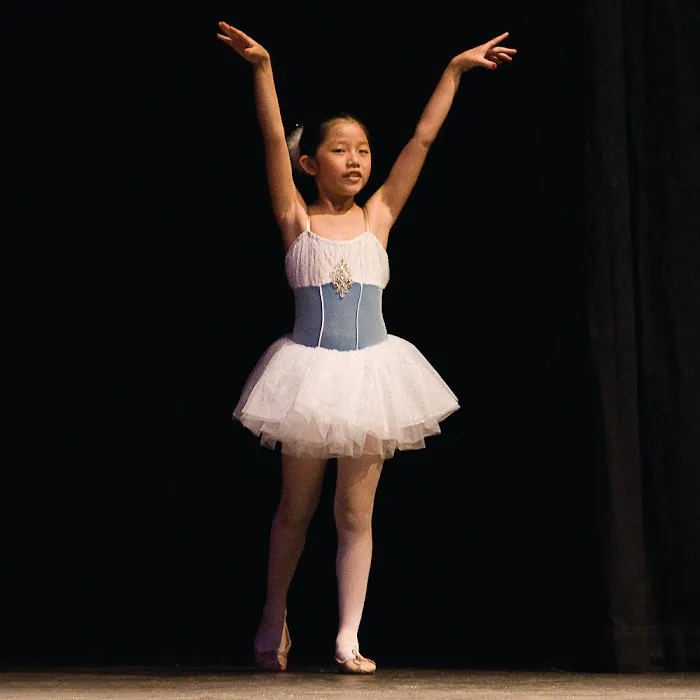 Tiny Dancers Picture 2