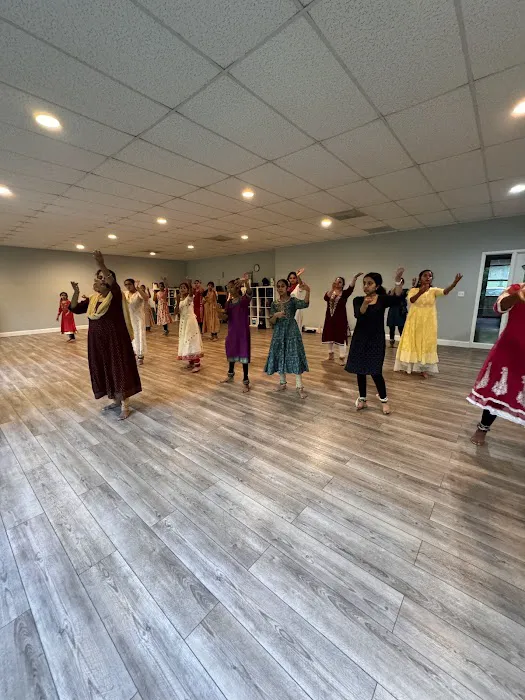 BEND IT LIKE BOLLYWOOD DANCE CO. Picture 4