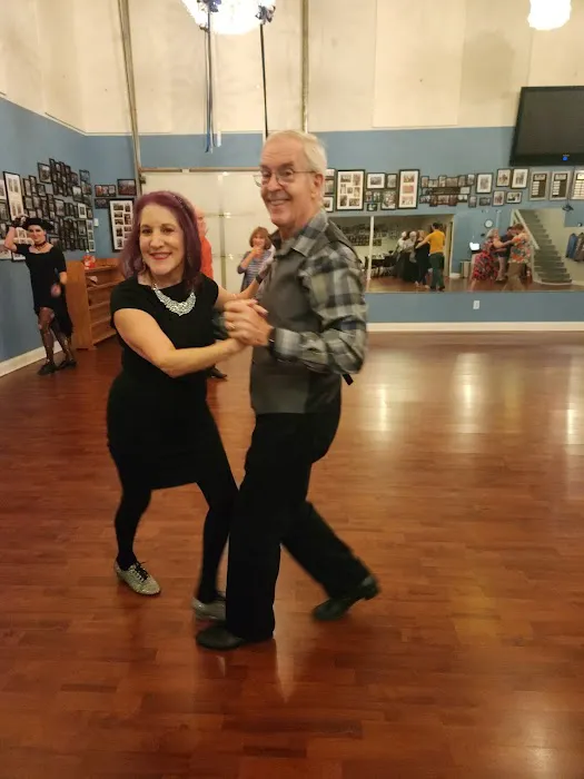 Paper Moon Dance Center Picture 3