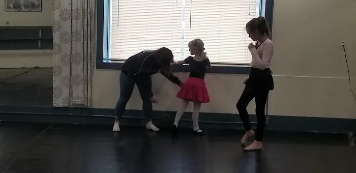 The Dancing Corner Picture 2