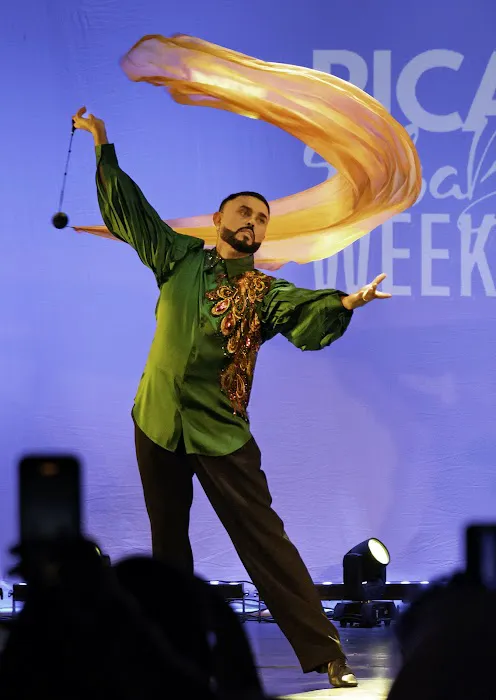 Ikonik Picture 2