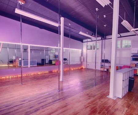 RI Pole Space