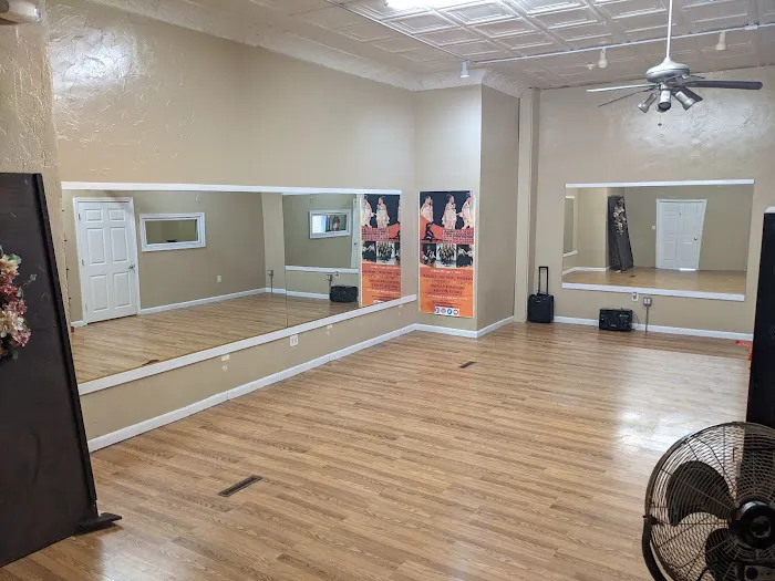Karm-Syndia Dance Studio Picture 2