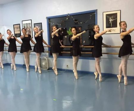 Le Dance Academie