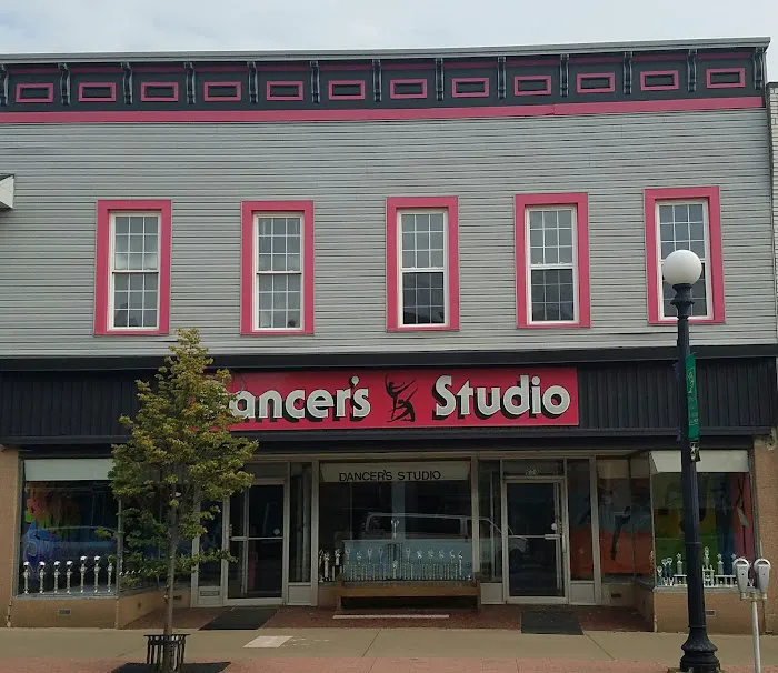 Dancer's Studio Picture 1