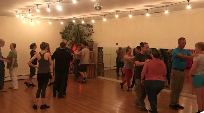 SNH Tango - Southern New Hampshire Argentine Tango Picture 3