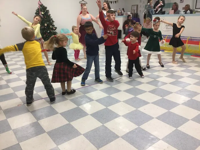 The Cadouxdle Dance Studio Picture 4