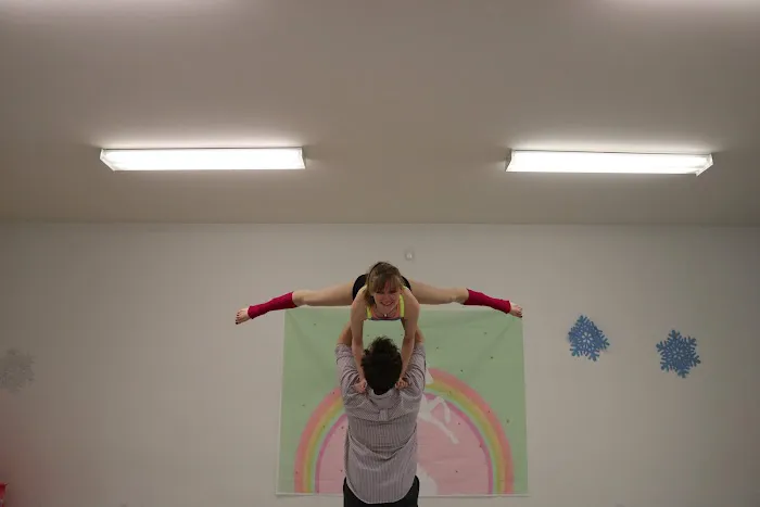 The Cadouxdle Dance Studio Picture 8