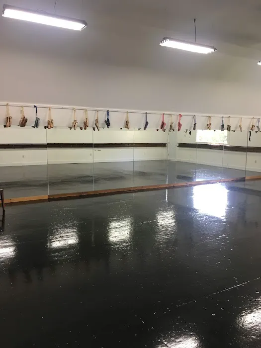 Turning Pointe Center Of Dance Pembroke Picture 2
