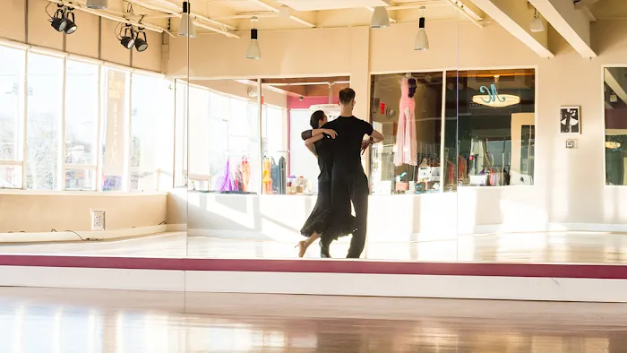 Todos Dance & Fitness Studio Picture 5
