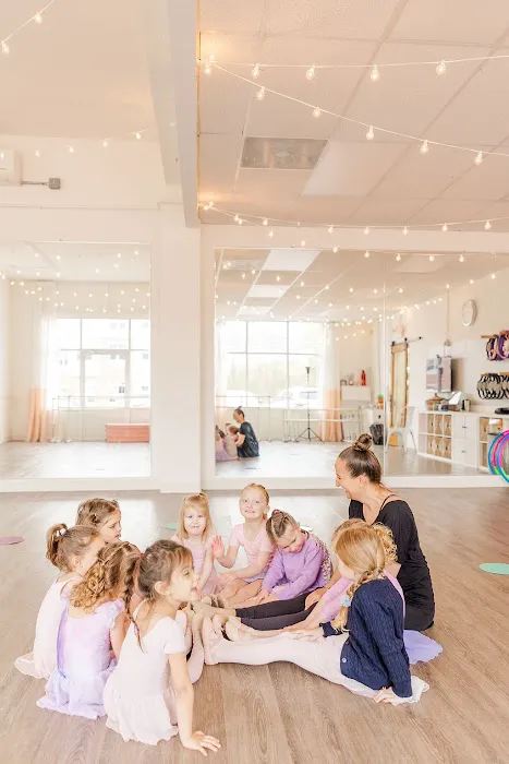 DanceFIT Studio Picture 9