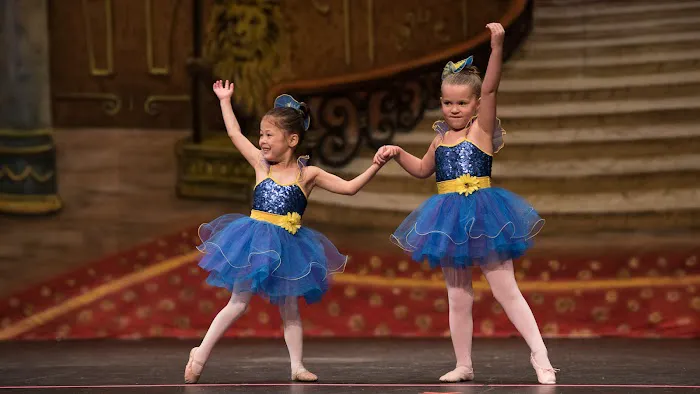 Tiny Dancers Picture 1