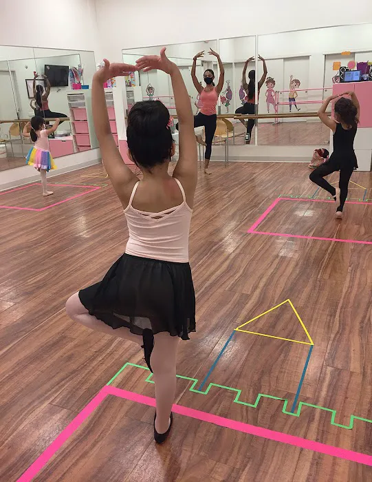 Tiny Dancers Picture 9