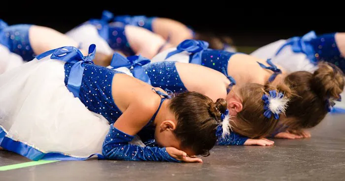 Tiny Dancers Picture 1